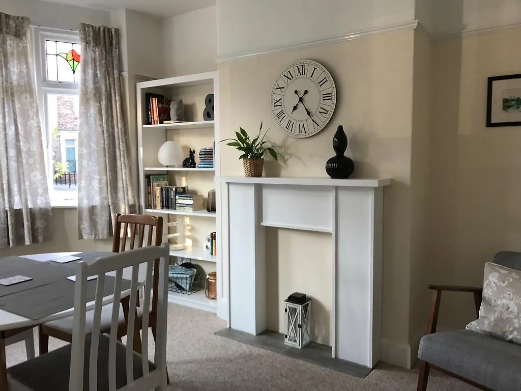 City Apartments - 4 Heworth Village - 3 Bed House 约克 0*,